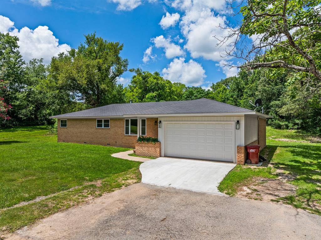 800 Holbrook Street, Mount Vernon, TX 75457