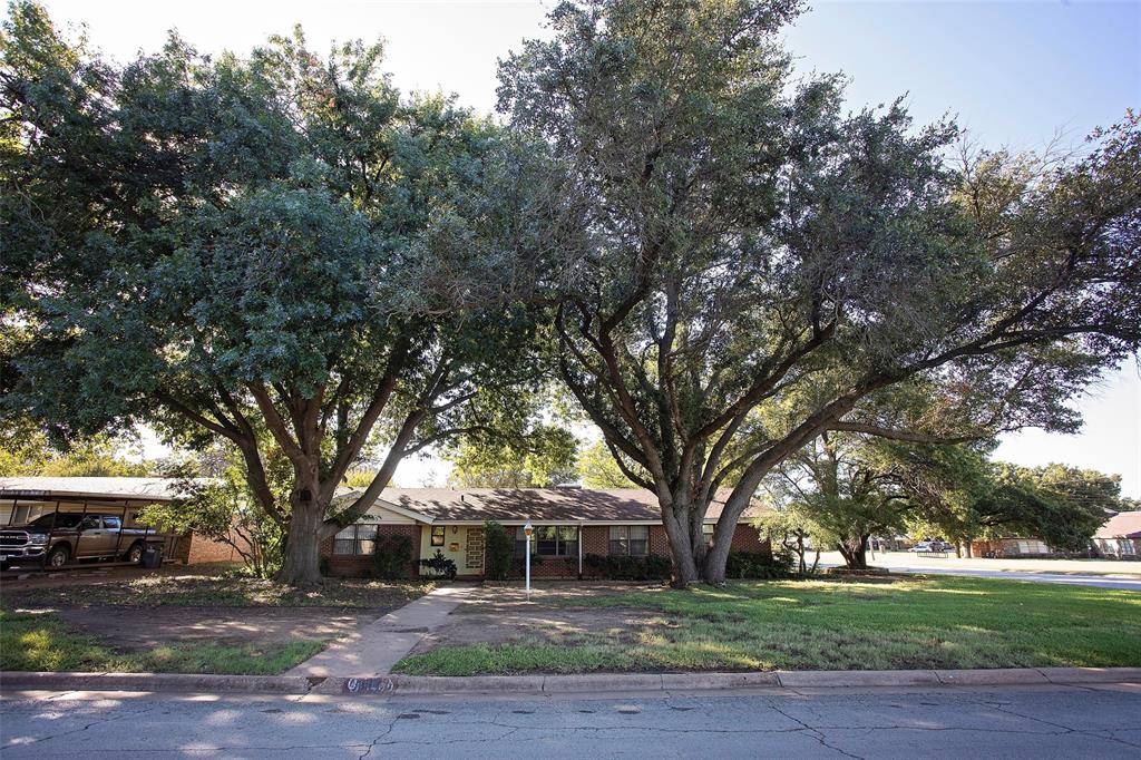 1400 Oak Hills Drive, Graham, TX 76450