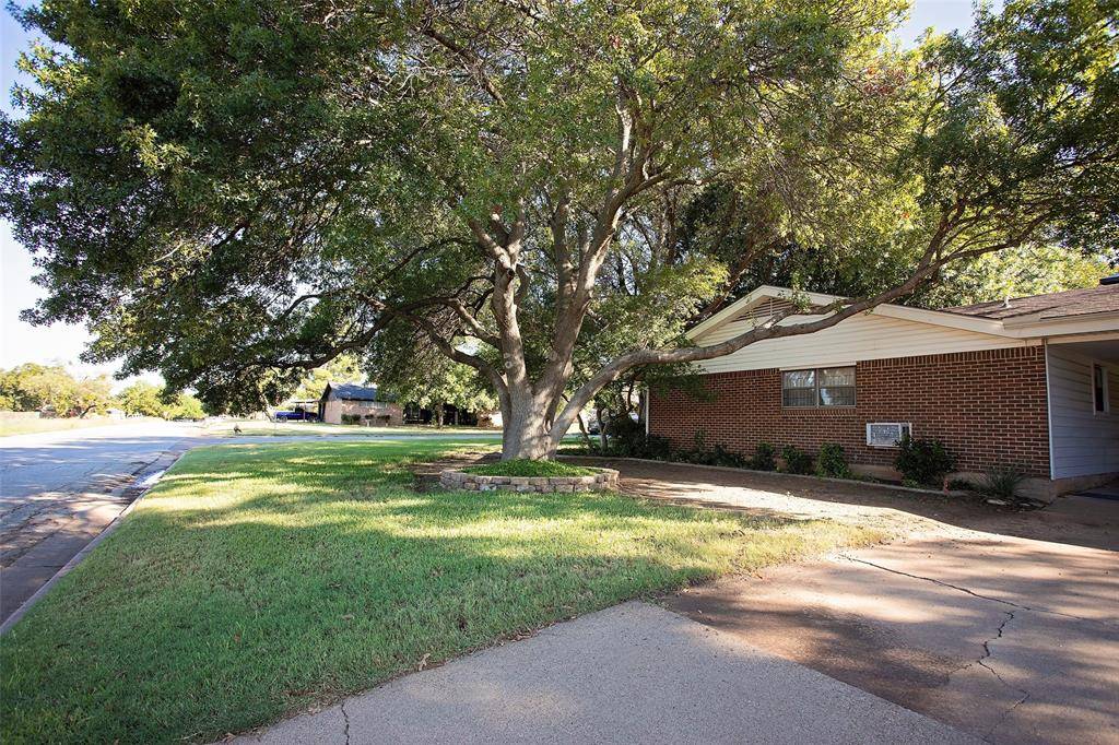 1400 Oak Hills Drive, Graham, TX 76450