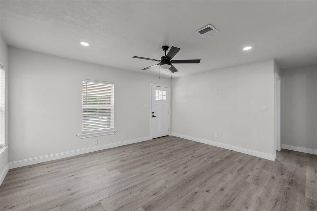 3530 Bluebird Street, Bellmead, TX 76705