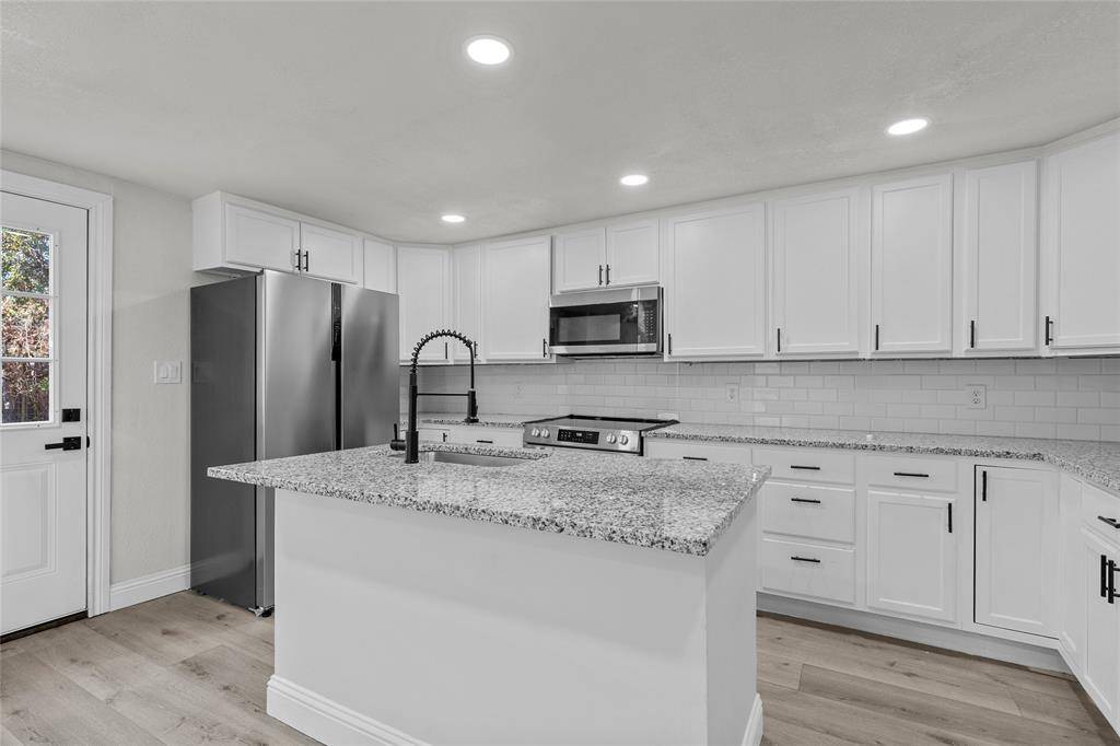 3530 Bluebird Street, Bellmead, TX 76705