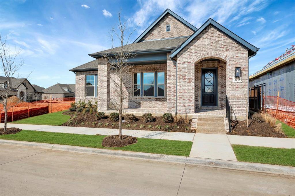 2075 Pine Grove Lane, Arlington, TX 76005