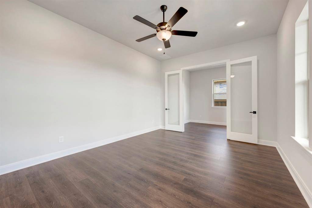 2075 Pine Grove Lane, Arlington, TX 76005