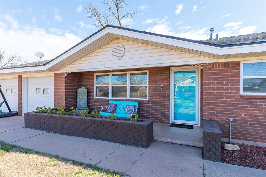 715 Avenue J, Anson, TX 79501