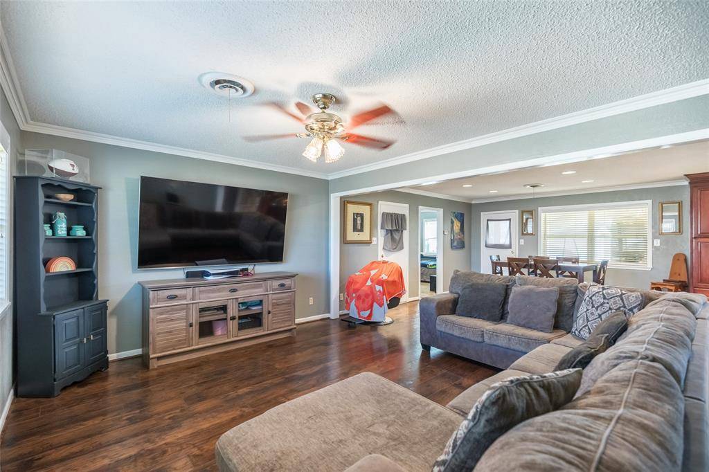 715 Avenue J, Anson, TX 79501