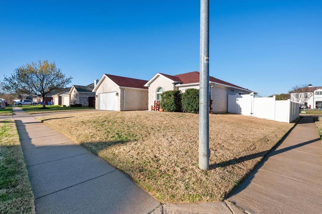 1100 Fawn Meadow Trail, Kennedale, TX 76060