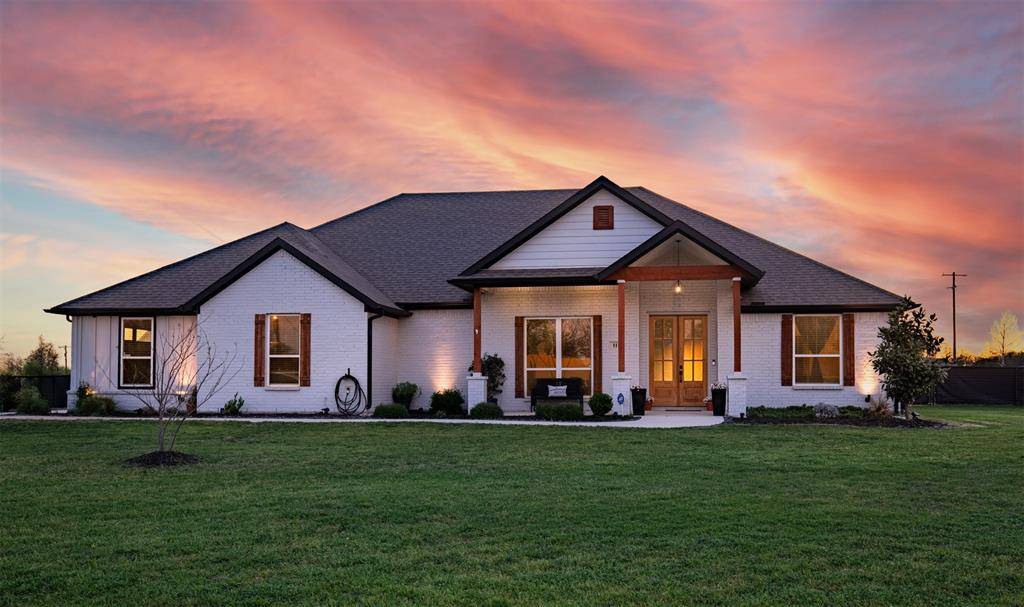 111 Bluegrass Trail, Springtown, TX 76082