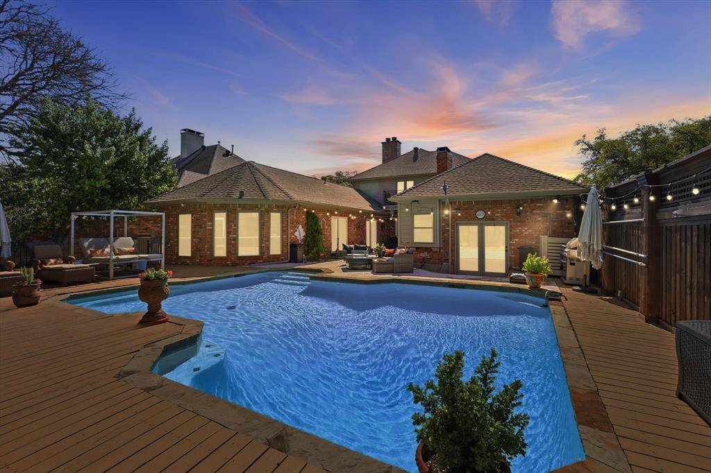 14917 Oaks North Drive, Addison, TX 75254