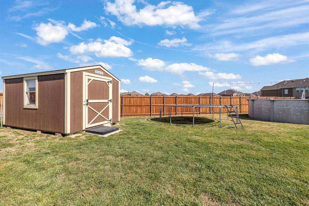 1028 Crest Meadow Drive, Fort Worth, TX 76052