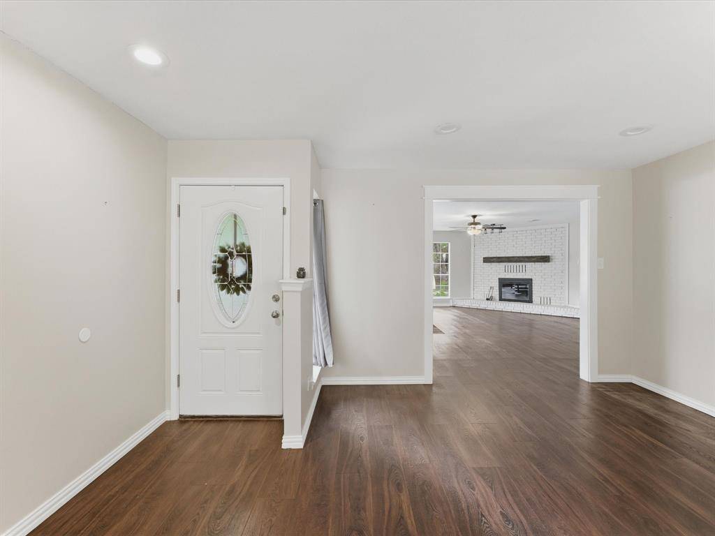 2732 Foxcroft Circle, Denton, TX 76209