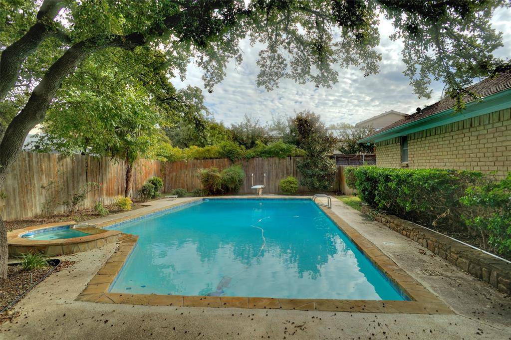 6947 Desco Drive, Dallas, TX 75225