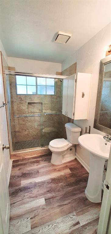 9720 Windy Hollow Drive, Irving, TX 75063