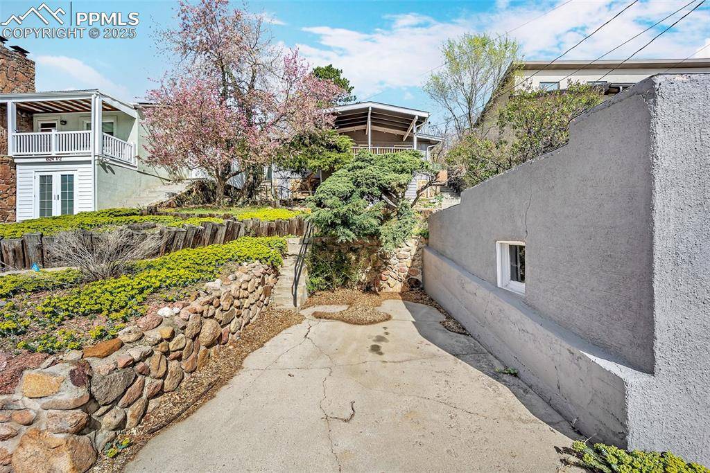 1624 Cheyenne BLVD, Colorado Springs, CO 80906