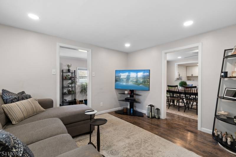 13 Millers Ln, Milltown Boro, NJ 08850