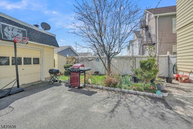 752-754 S Broad St, Elizabeth City, NJ 07202