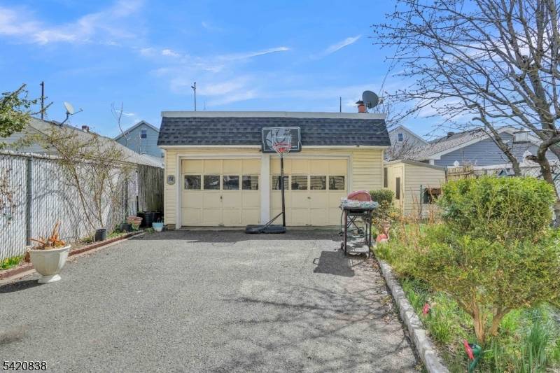 752-754 S Broad St, Elizabeth City, NJ 07202