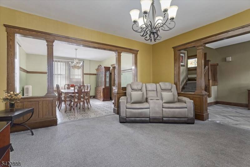 652 54 1St Ave, Elizabeth City, NJ 07202