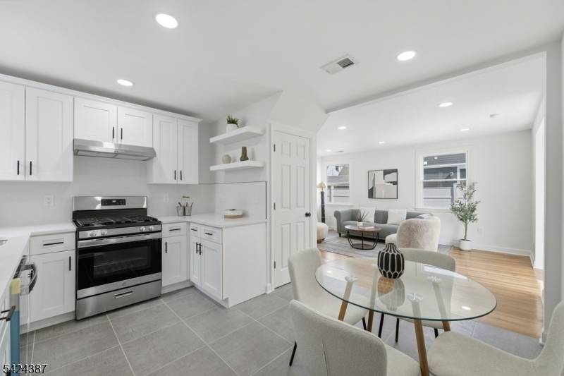 57 N Auten Ave, Somerville Boro, NJ 08876