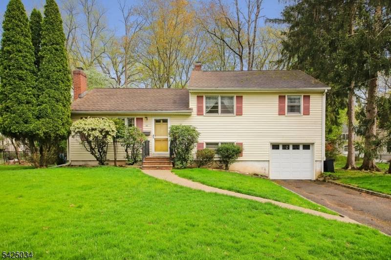 22 Springbrook Rd, Livingston Twp., NJ 07039