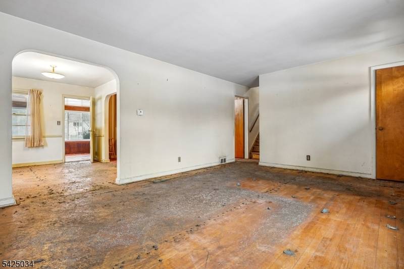 22 Springbrook Rd, Livingston Twp., NJ 07039