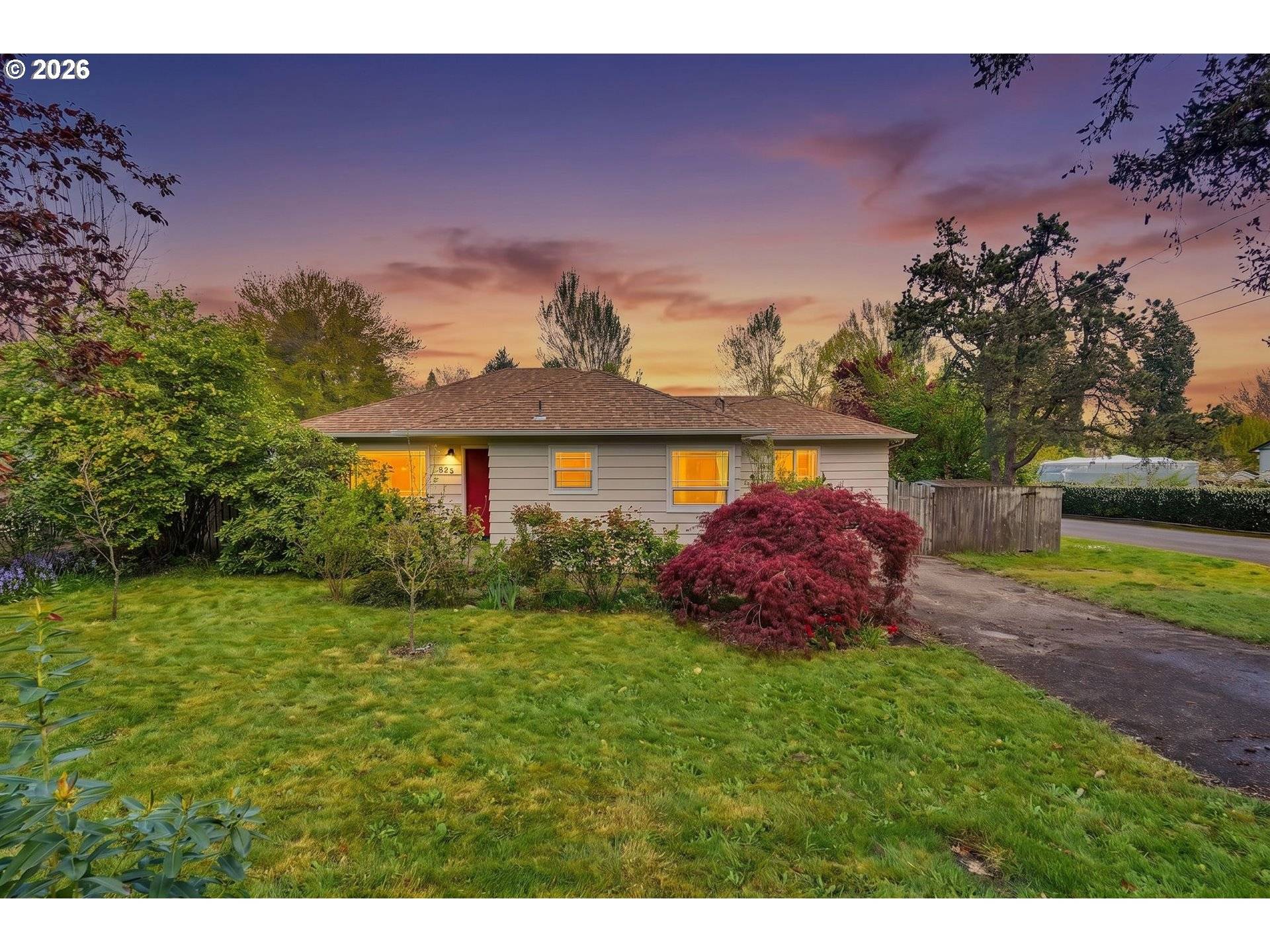 895 RATCLIFF DR SE, Salem, OR 97302