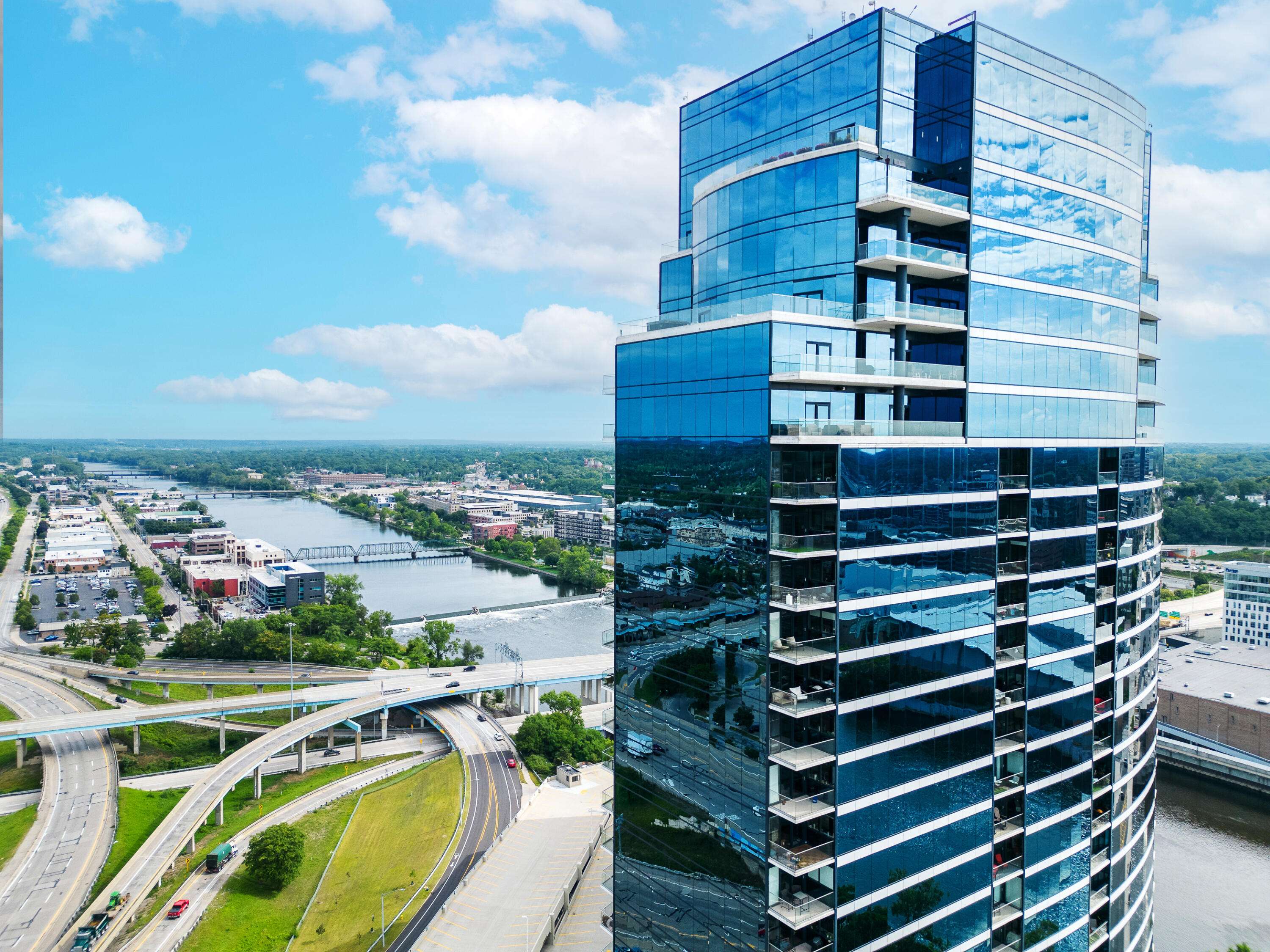 335 Bridge Street NW #1705, City Of Grand Rapids, MI 49504