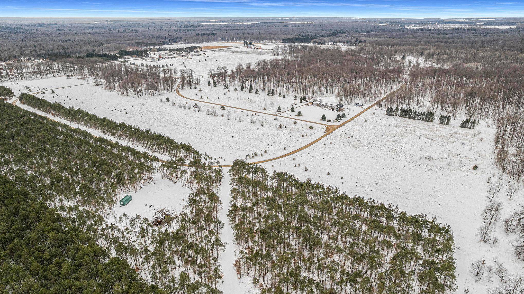 311 Kleehammer Club DR, Excelsior Twp, MI 49646