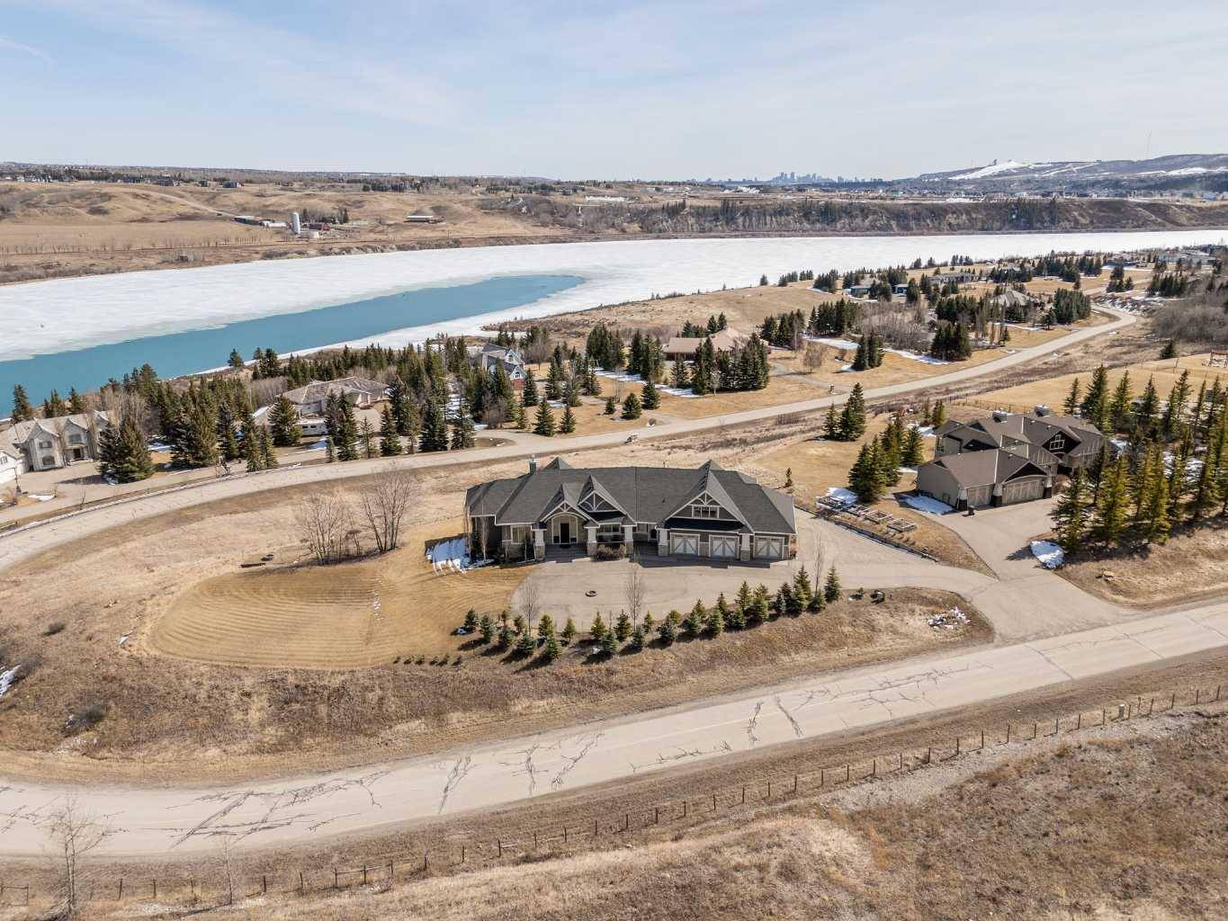 221 Emerald Bay DR, Rural Rocky View County, AB T3Z 3G1