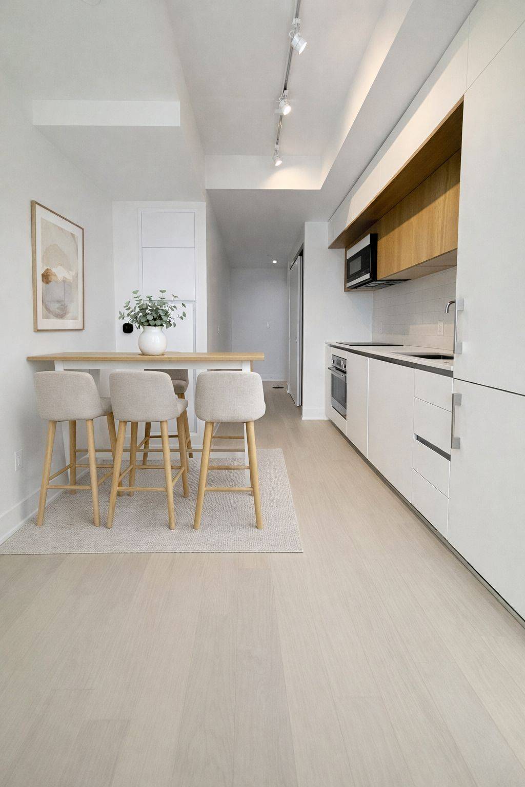 322 Dupont ST #709, Toronto C02, ON M5R 0E3