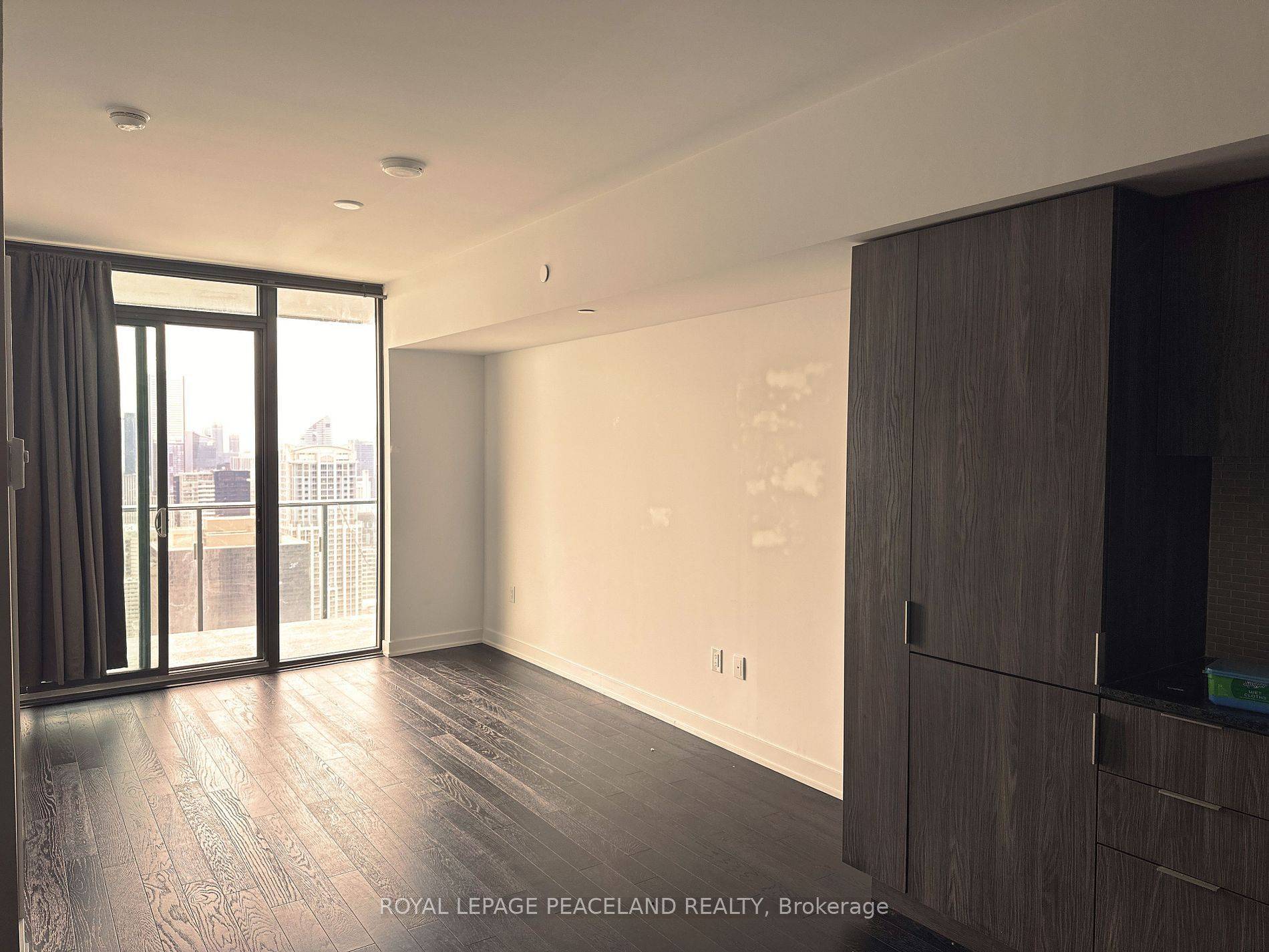 11 Wellesley ST W #4803, Toronto C01, ON M4Y 0G4