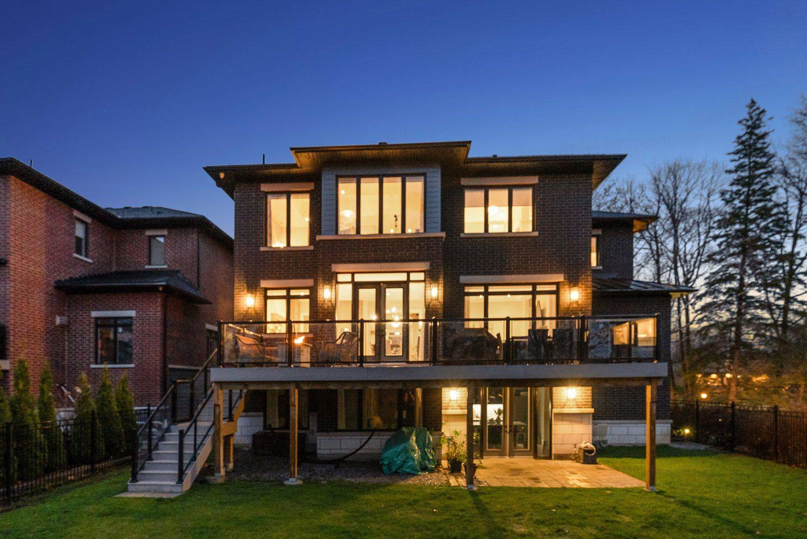 506 Rougemount DR, Pickering, ON L1W 2B9