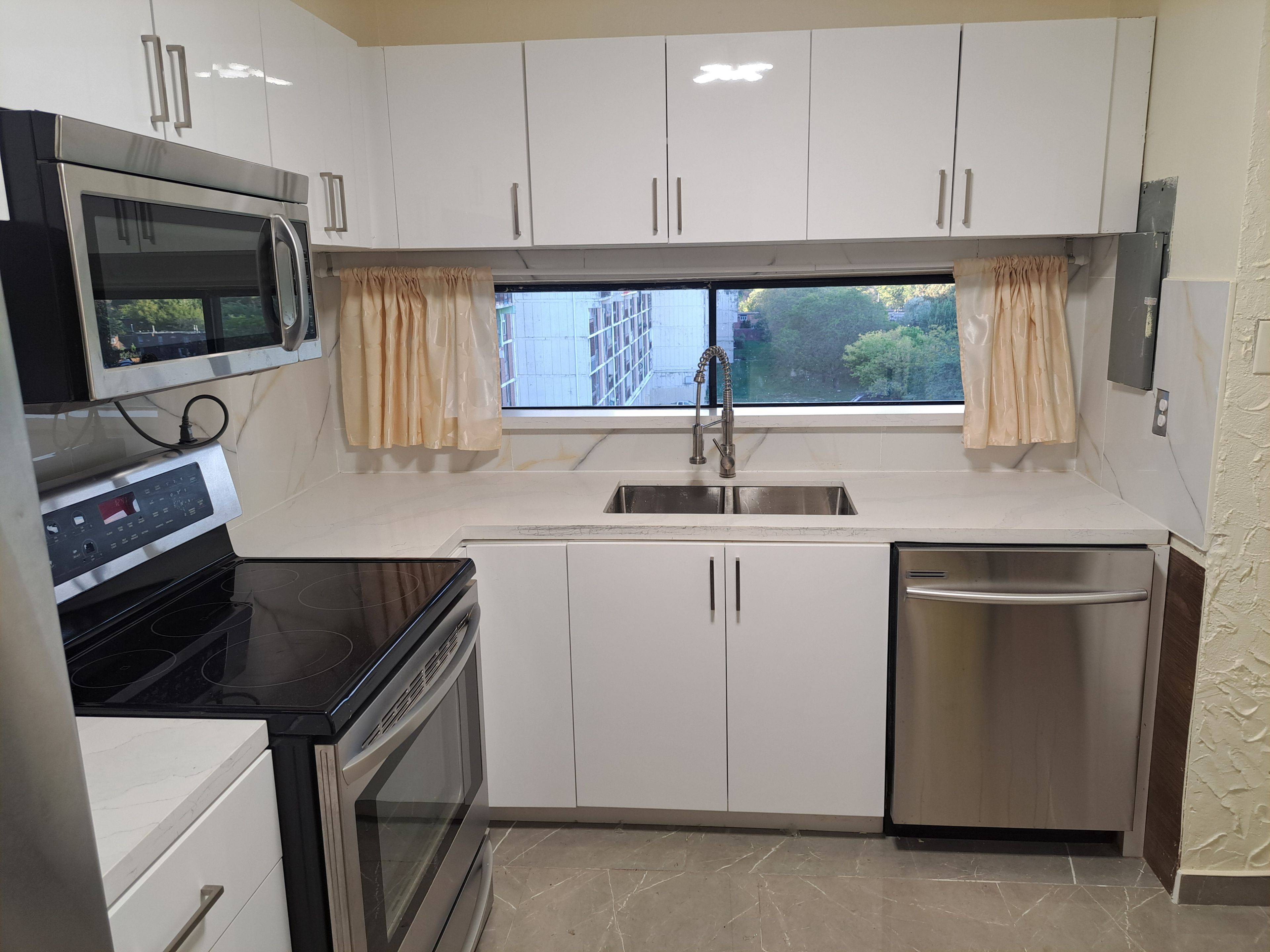 4645 Jane ST #727, Toronto W05, ON M3N 2K9