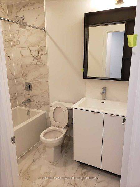 4065 Confederation Pkwy #4101, Mississauga, ON L5B 0L4