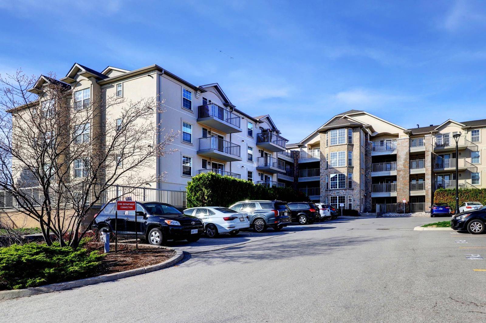 1480 Bishops Gate #111, Oakville, ON L6M 4N4