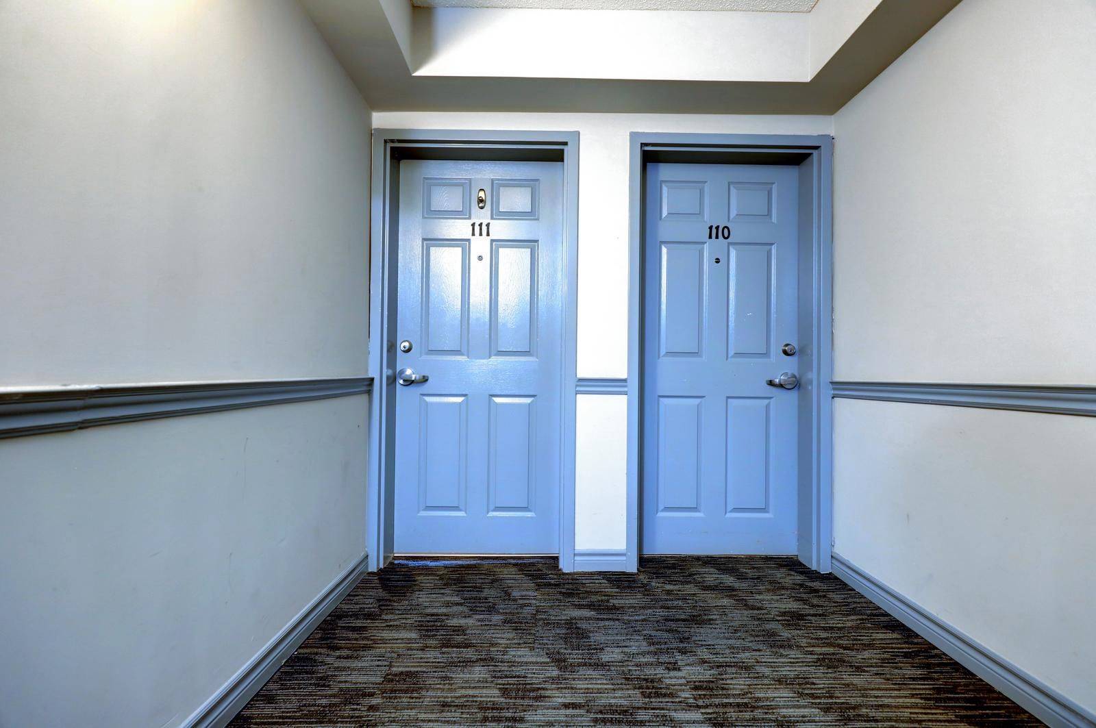 1480 Bishops Gate #111, Oakville, ON L6M 4N4