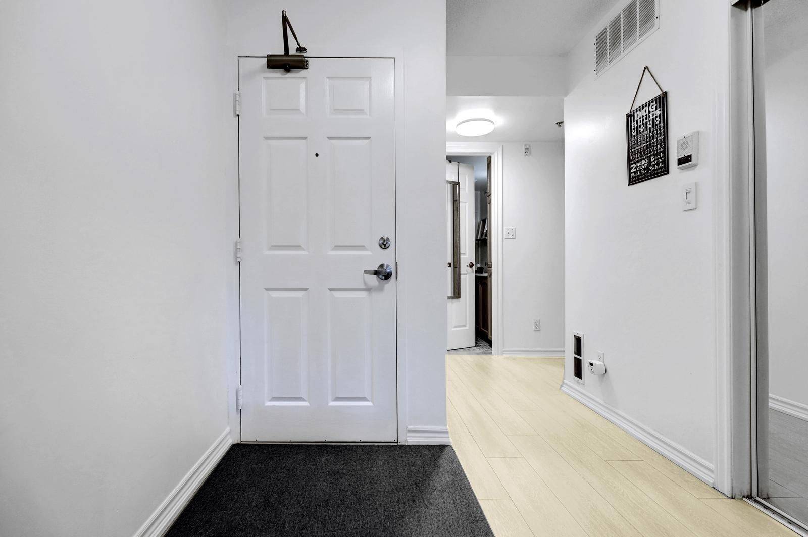 1480 Bishops Gate #111, Oakville, ON L6M 4N4