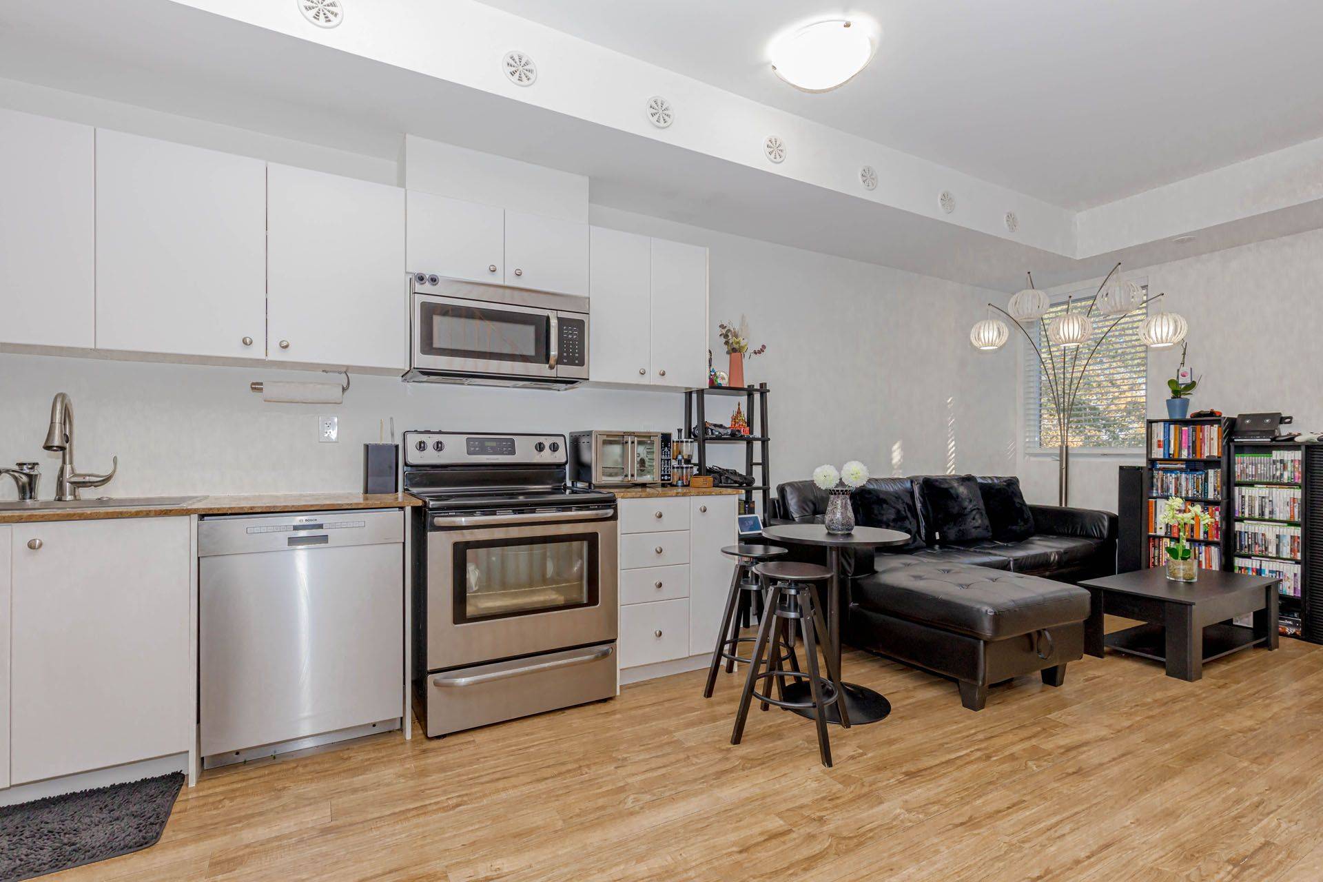 68 Winston Park BLVD #57, Toronto W05, ON M3K 1C3