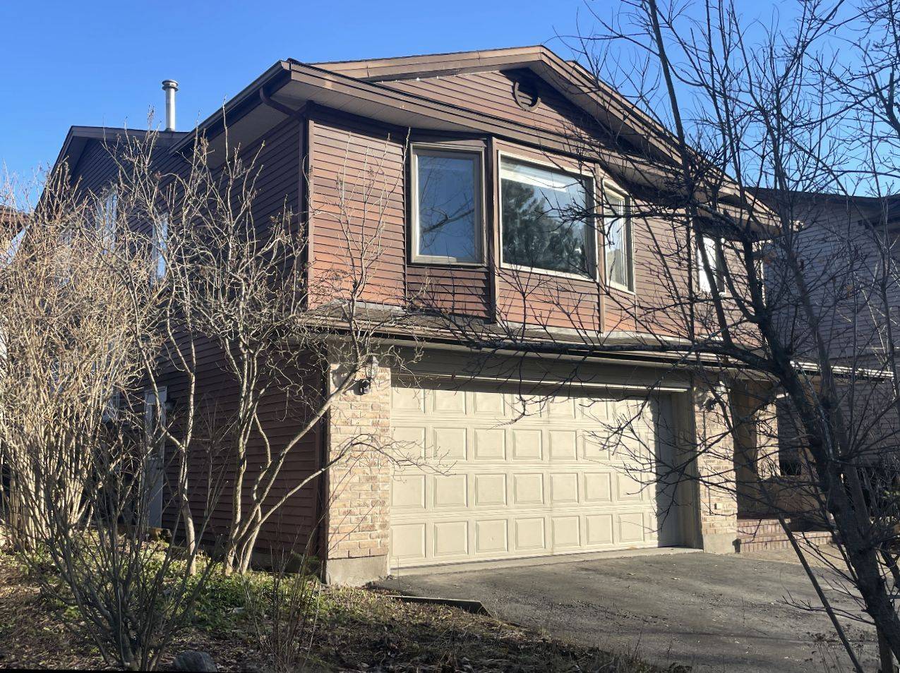 19 Hackett ST, Hunt Club - Windsor Park Village And Area, ON K1V 0P9