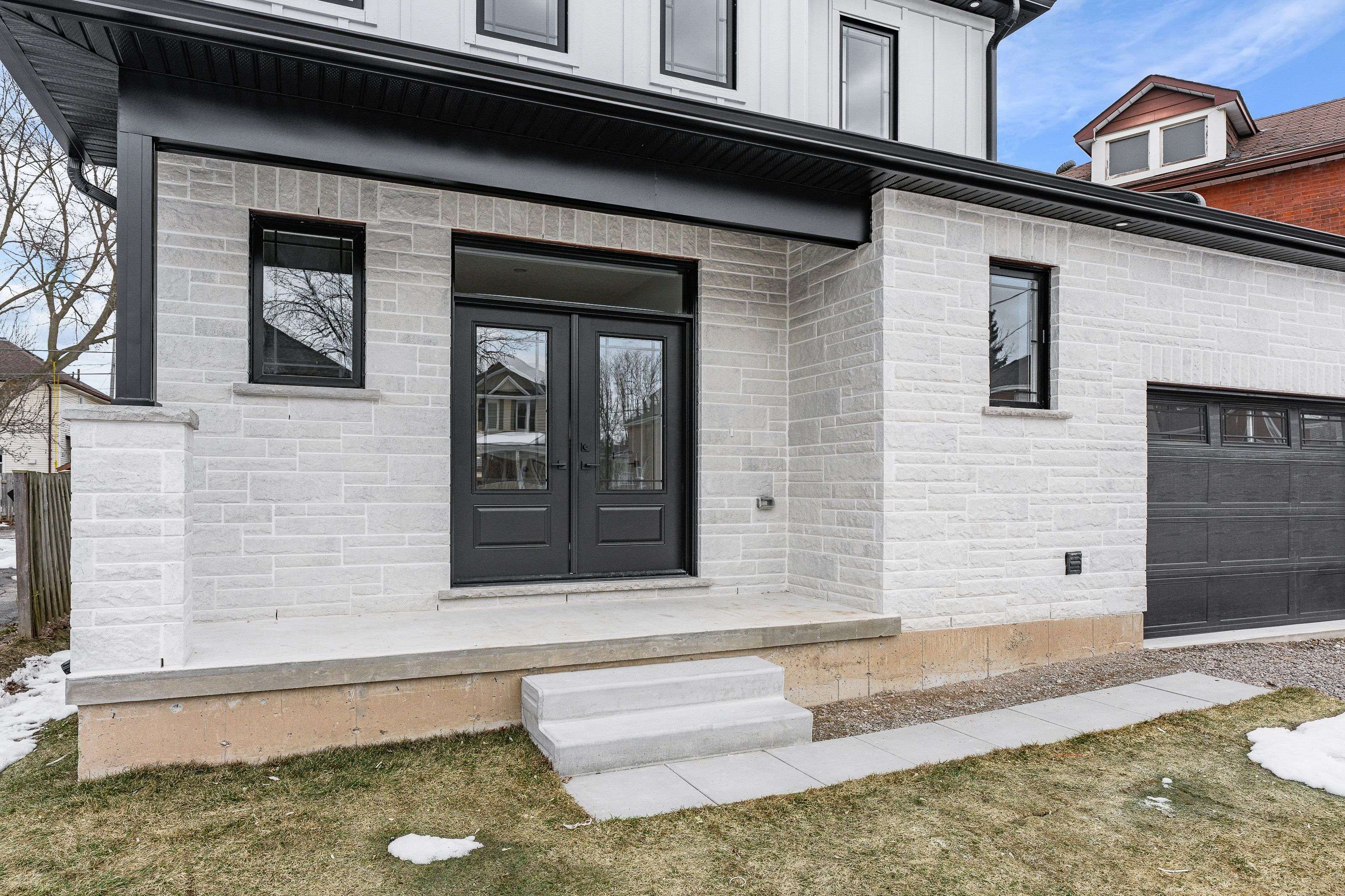 42 Rich AVE, Cambridge, ON N1R 2A5