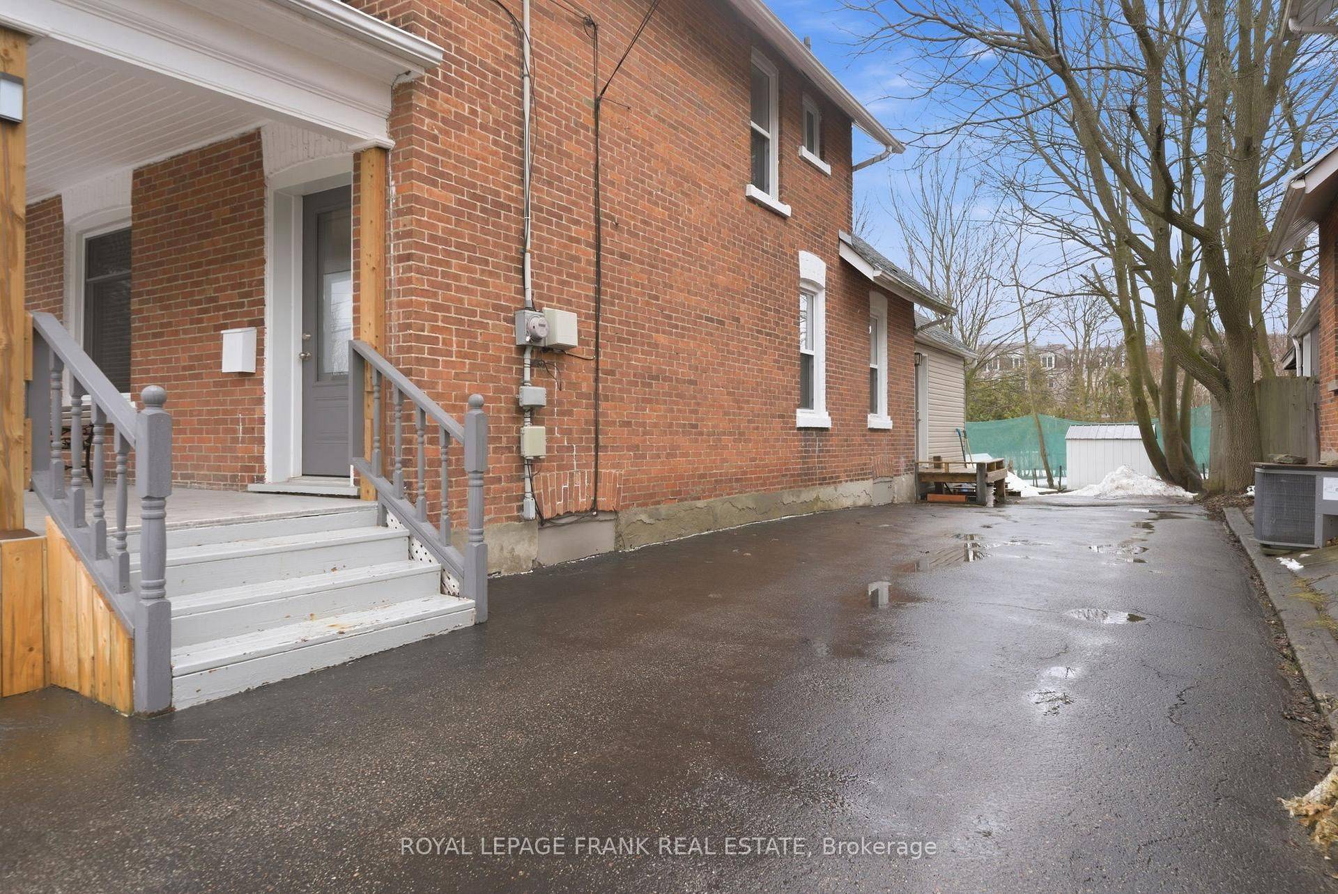 121 Durham ST W, Kawartha Lakes, ON K9V 2R3