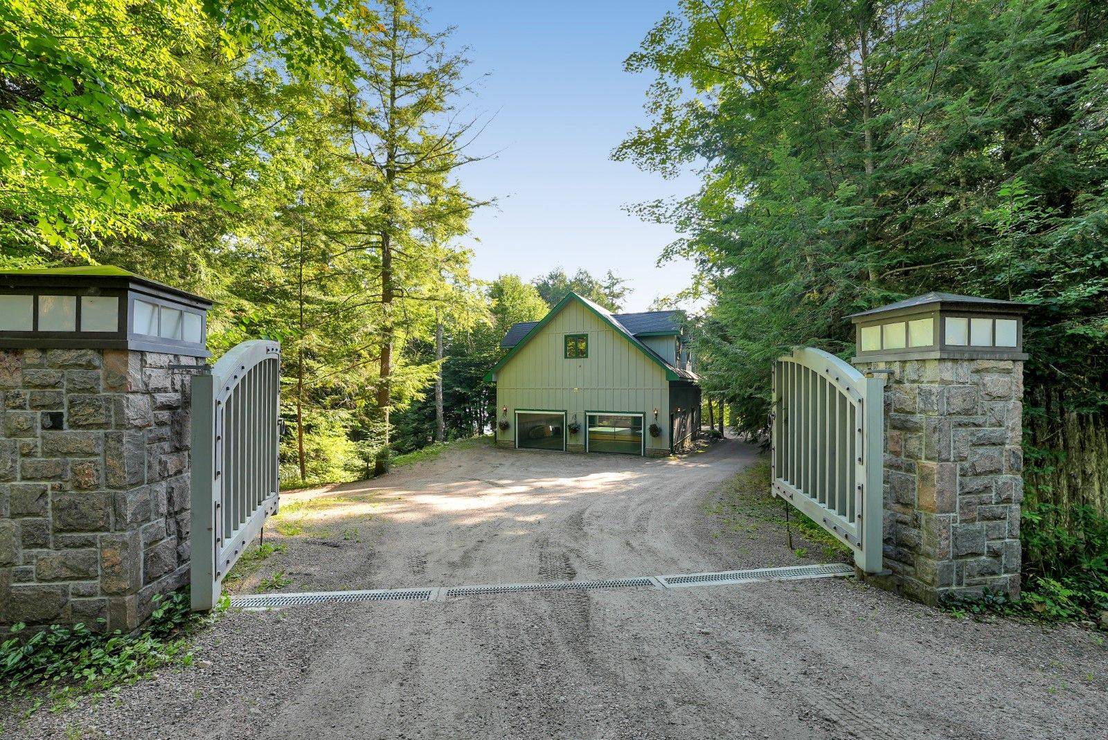 2718 Wilkinson RD, Dysart Et Al, ON K0M 1S0