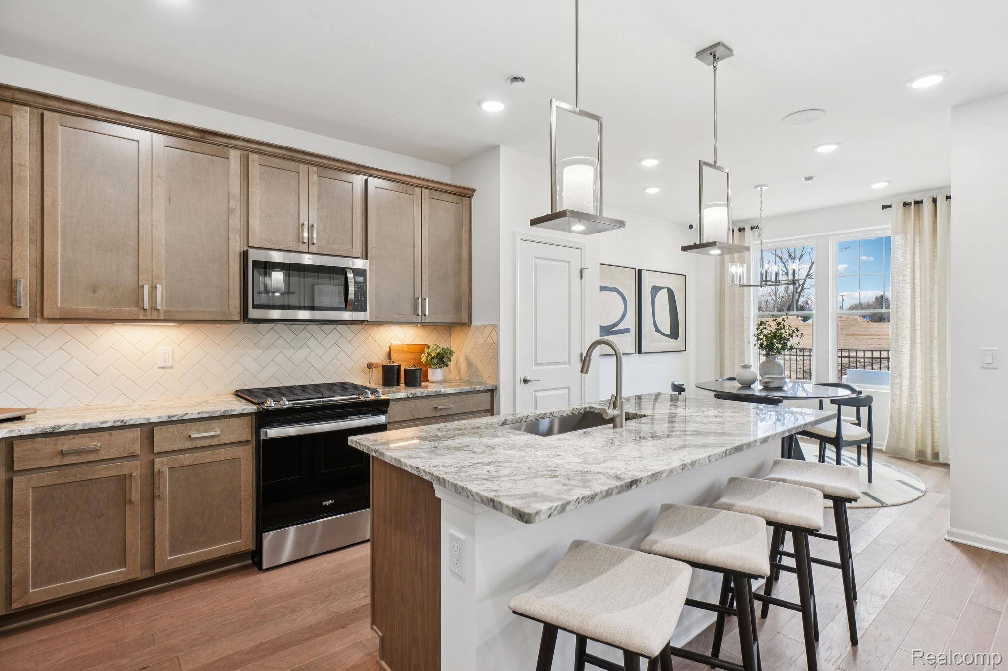 283 Lantana DR, Brighton, MI 48116