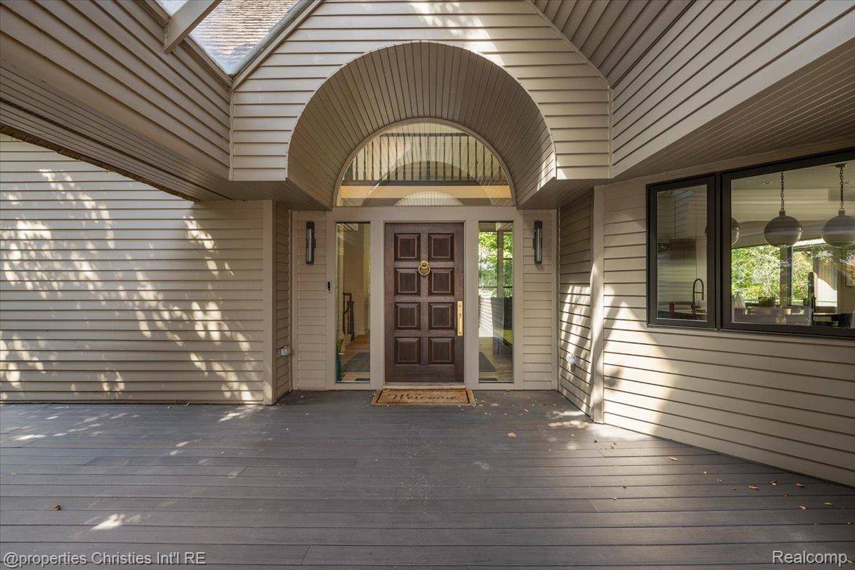 40 Scenic Oaks DR N, Bloomfield Hills, MI 48304