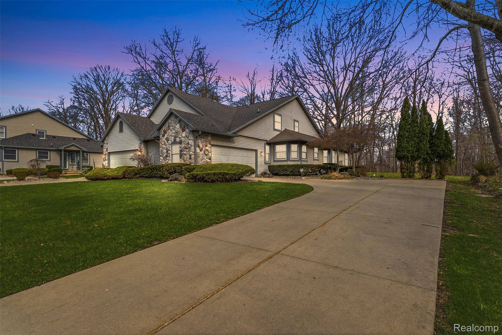 2270 Golden Pond, Fenton Charter Township, MI 48430