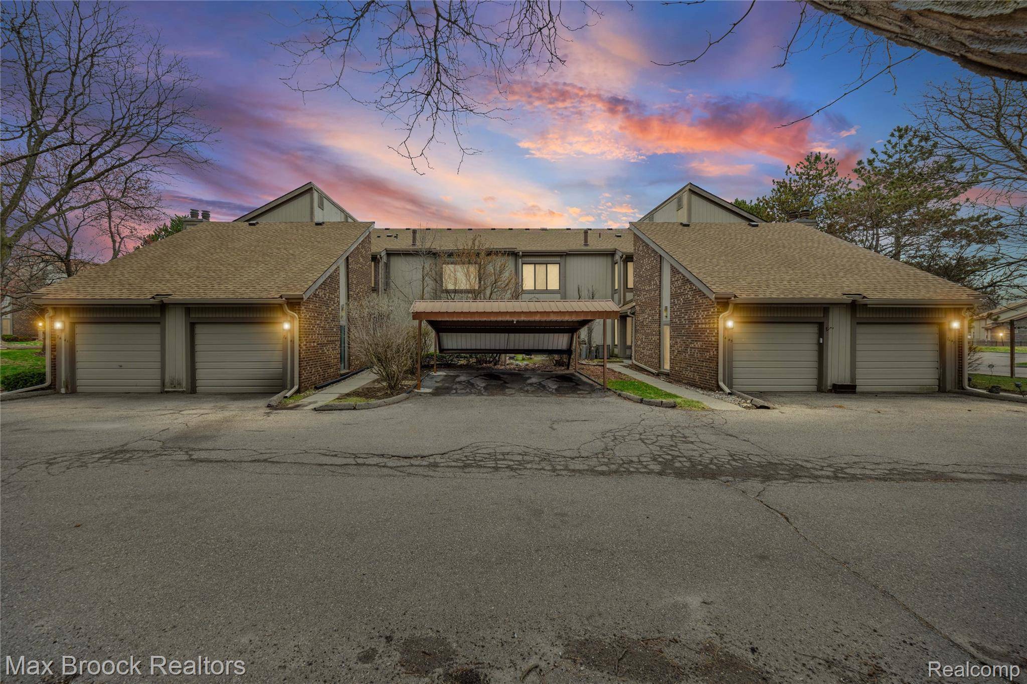 7443 Brynmawr CT, West Bloomfield Charter Township, MI 48322