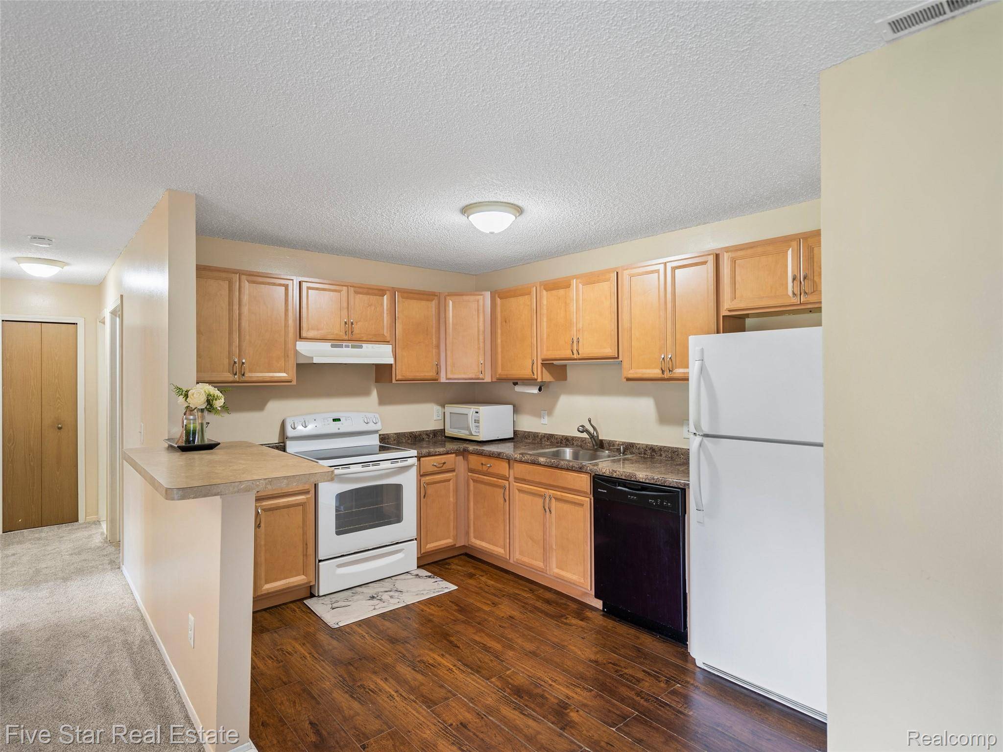 15012 Island DR, Sterling Heights, MI 48313