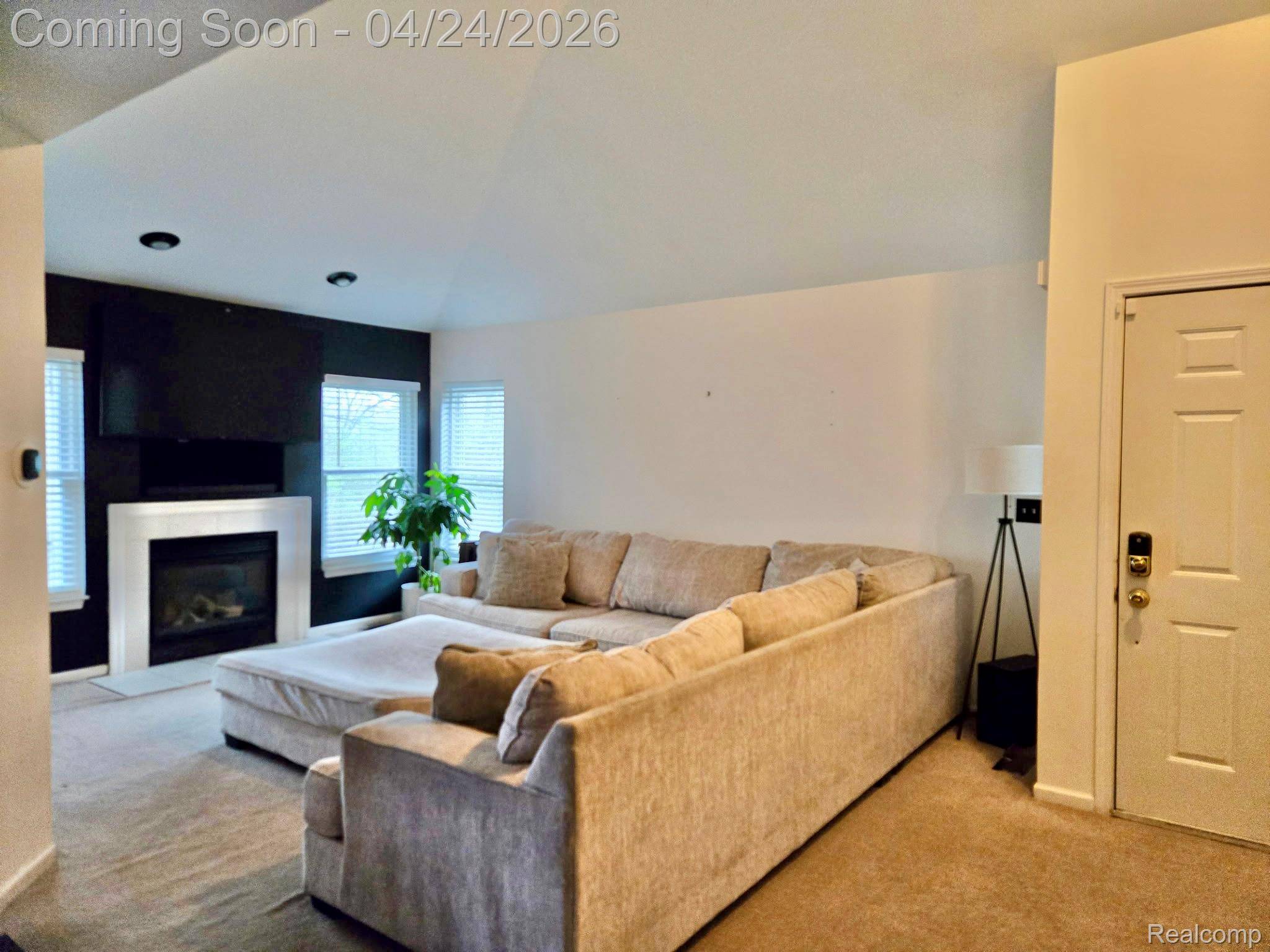 150 Legacy Park CIR, Dearborn Heights, MI 48127