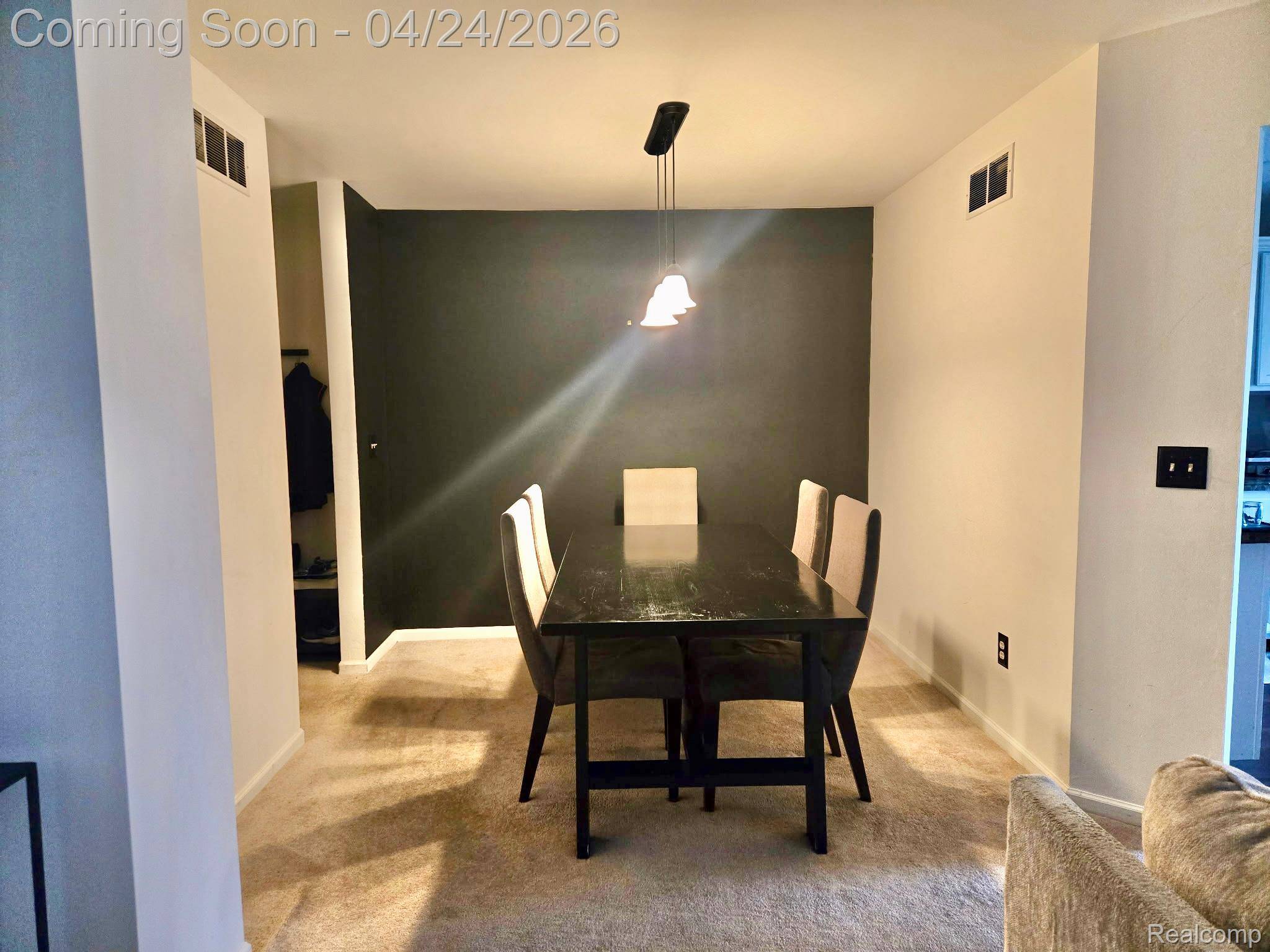 150 Legacy Park CIR, Dearborn Heights, MI 48127