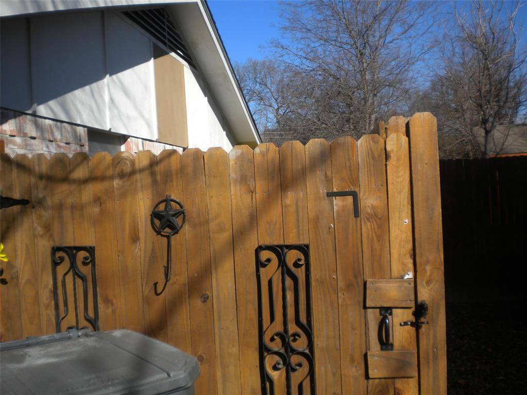 6614 Coleshire Drive, Dallas, TX 75232