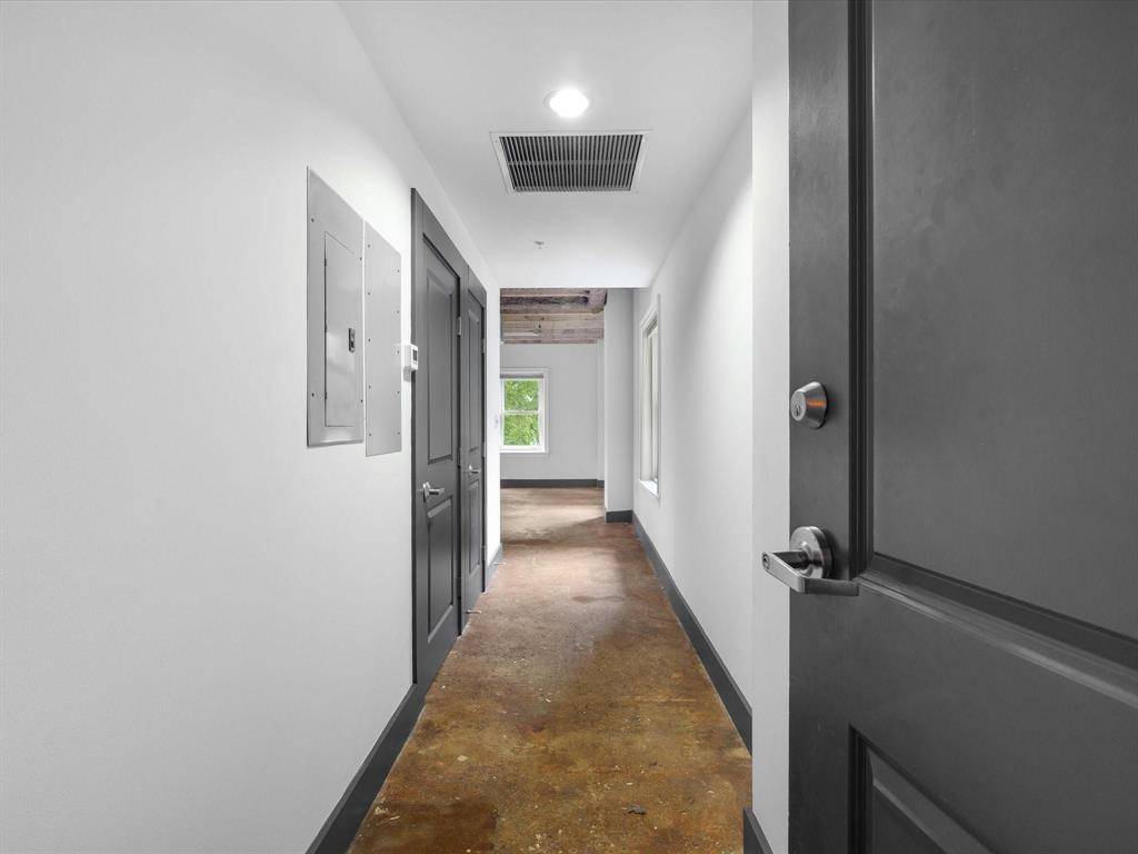 329 E Colorado Boulevard #202, Dallas, TX 75203